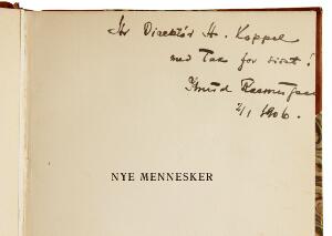 Inscribed by Knud Rasmussen II Knud Rasmussen Nye Mennesker. Cph 1905. 1st ed. Inscribed by the author on half title.