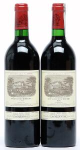 2 bts. Château Lafite Rothschild, Pauillac. 1. Cru Classé 1983 A hfin.