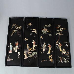 Fire kinesiske paneler af træ med sort lak dekorereret med figurer, dyr og blomster af farvede sten. 20. årh. 101 x 30 cm. 4.
