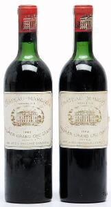 2 bts. Château Margaux, Margaux. 1. Cru Classé 1964 B tsus.