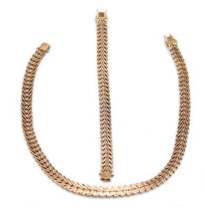Smykkesæt af 14 kt. guld bestående af halskæde og armbånd. L. 41 og 18,5 cm. Vægt ialt 49,5 gr. 2