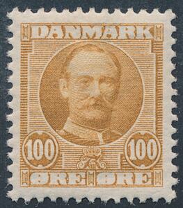 1907. Fr. VIII, 100 øre, gulbrun. Helt perfekt centreret postfrisk mærke. LUXUS kvalitet. AFA 2000