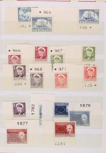 Grønland. 1946-99. Samling af 245 enkeltmærker med marginalnumre, bl.a. afa 33 og 228.
