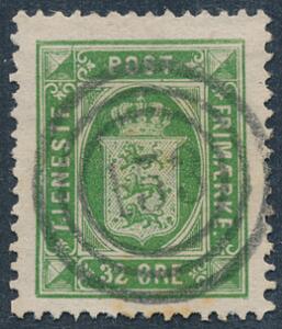 1875. 32 øre, grøn. PRAGT-mærke med retvendt nr.stempel 153 Esrom.