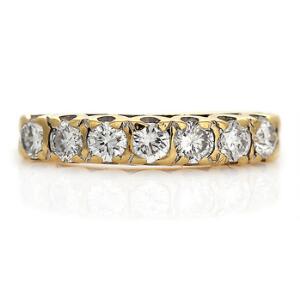 Diamantring af 18 kt. guld prydet med brillantslebne diamanter. Str. 52. Ca. 1985.