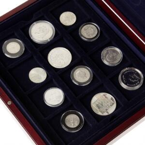 Samling mønter og medailler, alle Ag bl.a. Tyskland, 5 mark 8 stk., medaille 1972, 25 g 999, 1976, 23 g 9251000, moderne crowns 7 stk. etc., i alt 26 stk.,