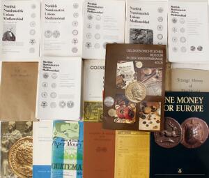 Flyttekasse med litteratur, diverse dansk og udenlandsk