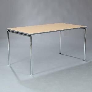 Four Design Rektangulært spisebord med top af fineret ahorn, udfoldeligt stel af forkromet stål. H. 73. B. 80. L. 160.