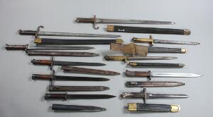 En samling bajonetter. 10