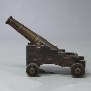 En lille bronce kanon omkring 1800 på flåde rappert. 1