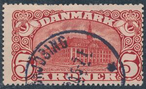 1915. 5 kr. Posthus, brunrød. Vm.IV. Stemplet mærke med et par afkortede takker foroven.