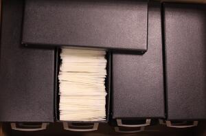 Danmark. KARTOTEK. Stort kartotek i 8 lange kasser fra Tofetvet og frem til 2008. Enorm katalogværdi. Fylder en hel flyttekasse