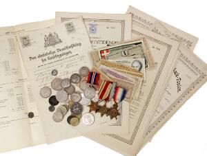 Mindre, blandet samling danske og udenlandske mønter, mange i sølv engelske bærbare medailler, 1. og 2. verdenskrig, lidt sedler samt 10 aktiebreve