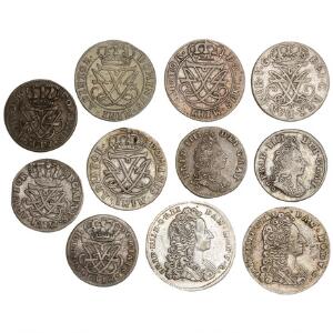 Frederik IV, 16 - 1 skilling, samling på 24 mønter, enkelte dubletter, en del med monteringsspor, samt en samtidig forfalskning 12 skilling 1717.