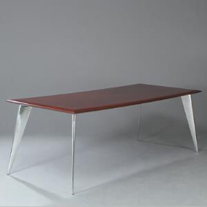 Philippe Starck Rektangulært spisebord med ben af poleret aluminium. Top af mahogni. Udført hos Aleph, Italien.