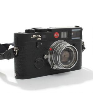 Leica M6 black, No 2467131, Leitz Elmar Wezlar 1-2.850 No 1729226. Anno 1998. Medfølgende taske.