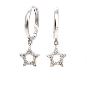 Et par diamantørestikker af 14 kt. hvidguld hver prydet med brillantslebne diamanter. L. ca. 2 cm. 2