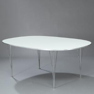Piet Hein, Bruno Mathsson Superellipse. Spisebord med top af hvid laminat, opsat på klemben af forkromet stål.