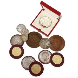 Lille samling danske og norske medailler m.m., flere i sølv, bl.a. Haakon VII, Olav V, Bjørnstjerne Bjørnson, alle af Rui, i alt 10 stk.