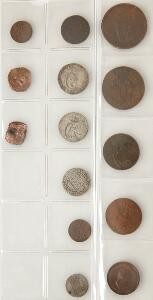 Fr. III - Fr. VI, skillingsmønter 12 stk. inkl. Fr. III, 2 sk. 1663, H 132B kobber, Chr. VII, 4 sk. 1783, 1807, H 32, 36 etc. samt Borgerkrig 2 stk.