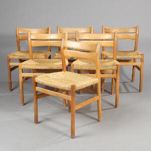 Børge Mogensen Et sæt på seks stole af eg, sæder af søgræs. Designet 1958. Udført og stemplet hos C.M. Madsen, Haarby. 6