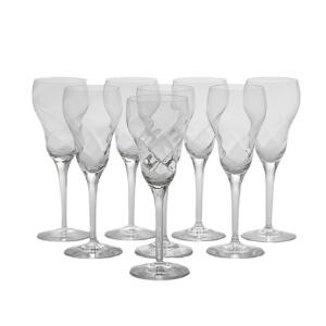 Arje Griegst Xanadu. Otte hvidvinsglas af klart glas. Udført hos Holmegaard. H. 19,5. 8