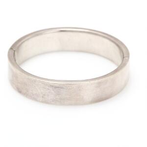 Armring af sterlingsølv. Diam. 6 cm. Ca. 1990.