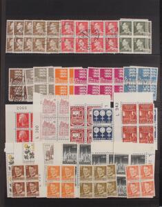 Danmark m.m. Parti 4-blokke i 3 album med en del postfrisk incl. bedre. Se fotoudsnit