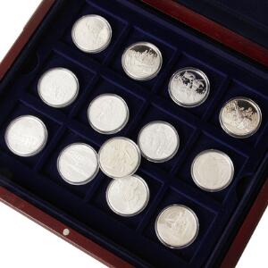 Samling af medailler fra serien Danmarks Historie, i alt 25 stk., Ag 625 g 9251000, i æske fra Mønthuset Danmark