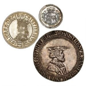 Christian II, sølvgylden u. år, G 44, skilling 1515, G 40 samt Frederik VII, oprørsregeringen, schilling 1851, H 18, alle nyere kopier, i alt 3 stk.