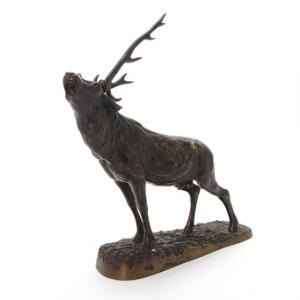 Hans Guradze Figur af patineret bronze i form af brølende hjort. Sign. Guradze. H. 28 cm.