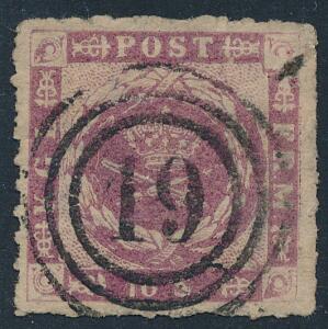 1863. 16 sk. rosalilla. Stukkken kant. PRAGT-mærke med retvendt nbr.stempel. Et ualmindeligt smukt eksemplar, dog med en meget lille reparation i øvre højre hjø