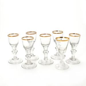 Seks tyske vinglas. Antagelig Lauenstein, 18. årh. og et senere glas.  7