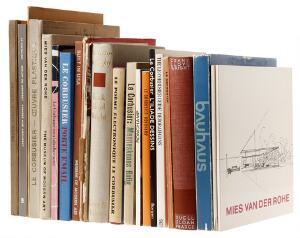 Le Corbusier - Bauhaus - Frank Lloyd Wright  28 vols. on modern architecture incl. Le Corbusier La ville radieuse. Boulogne [no year]. Richly illust. 28