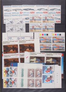 Grønland. 1938-1996. 3 store album med postfriske og stemplede mærker i antal samt 4-blokke. Se fotoudsnit
