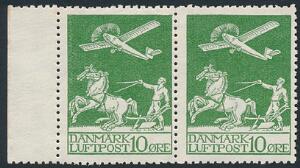 1925. Gl. luftpost, 10 øre, grøn. Postfrisk parstykke, venstre mærke med variant STEN UNDER PLOV. AFA 2100
