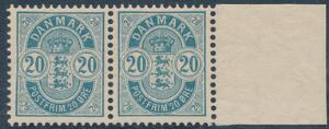 1895. 20 øre, blå, tk.12. Postfriskt parstykke med variant Manglende fodstreg på 2. AFA 1450