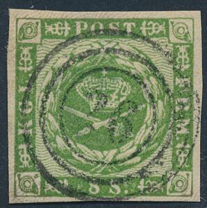 1858. 8 sk. grøn. Bredrandet PRAGT-mærke med smukt placert nr.stempel 26 Hjørring. AFA 1400