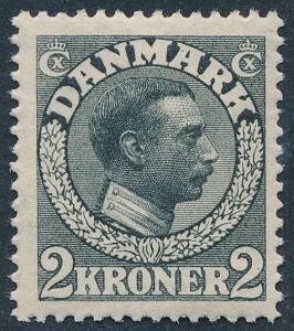 1913. Chr. X, 2 kr. Skifergrå. Postfrisk. En enkelt afkortet tak i venstre side. AFA 3200