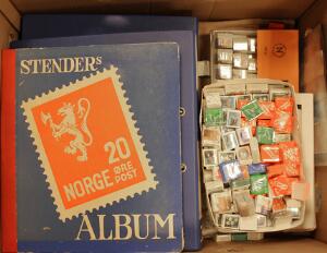 Norge. Stor kasse med bl.a. samling i Stender-album, bundter, samling ældre FC i 2 bind m.m.