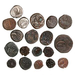 Trankebar, lille samling bestående af diverse kas mønter samt en enkelte enkelte royaliner, i alt 19 stk. i varierende kvalitet