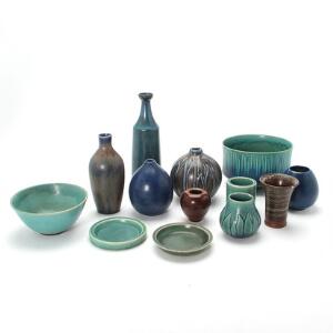 Eva Stæhr-Nielsen, Gunnar Nylund, Nylund og Krebs keramiske værksted senere Saxbo, Saxbo En samling stentøj bestående af vaser og skåle. 13