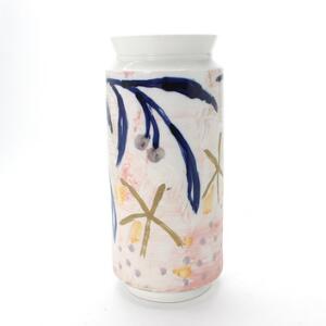 Lise Malinovsky Cylindrisk vase af porcelæn, polykromt dekoreret, delvist glaseret. Sign. monogram LM 00, No. 8. Kgl. P. H. 36,5.