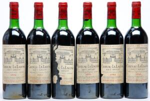 6 bts. Château La Lagune, Haut - Medoc. 3. Cru Classé 1982 B tsus.