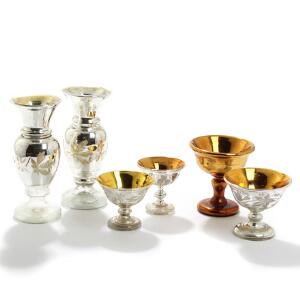 Fattigmandssølv. To vaser og fire opsatse i sølvlystra. 19.-20. årh. H. 9-21,5. 6