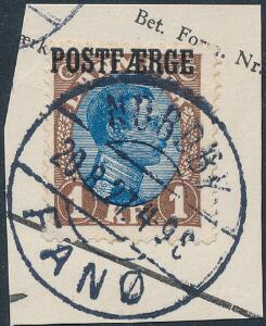 1922. Chr.X. 1 Kr. brunblå. På lille klip fra adressekort med sjældent BROTYPE-STEMPEL NORDBY-FANØ 20.8.27. Attest Handest Sjælden, Ægte kombination.