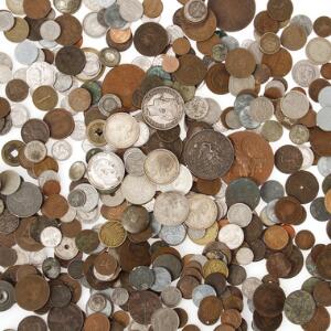 Samling af mønter fra bl.a. Danmark, erindringsmønter, 1888 1903 2, 1930, England, Rusland og Tyskland med flere samt diverse medailler