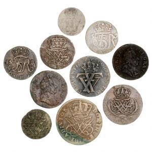Samling danske skillingsmønter fra Christian V, Frederik IV og Frederik V samt 2 stk. Frederik V, Mariengroschen 1762 og 2 Mariengroschen 1761, i alt 10 stk.