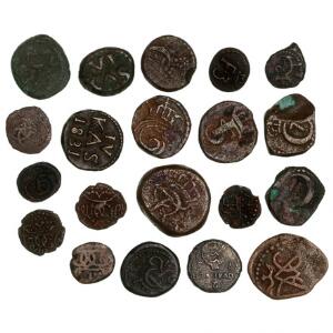 Trankebar, lille samling bestående af diverse kas mønter samt en enkelte enkelte royaliner, i alt 20 stk. i varierende kvalitet