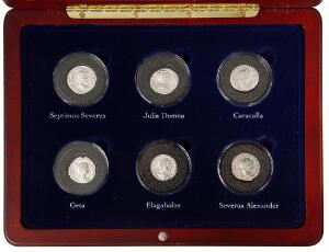 Romerske Kejserdømme, i alt 22 stk. i 2 kasser fra Mønthuset Danmark med flere denarer samt Roms Kejsere, kasse med 6 stk. denarer severiske dynasti